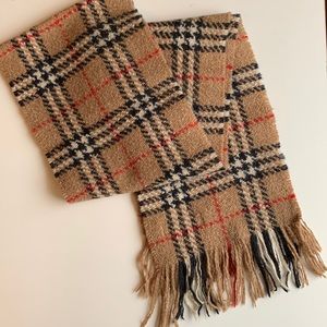 BURBERRY WOOL SCARF
